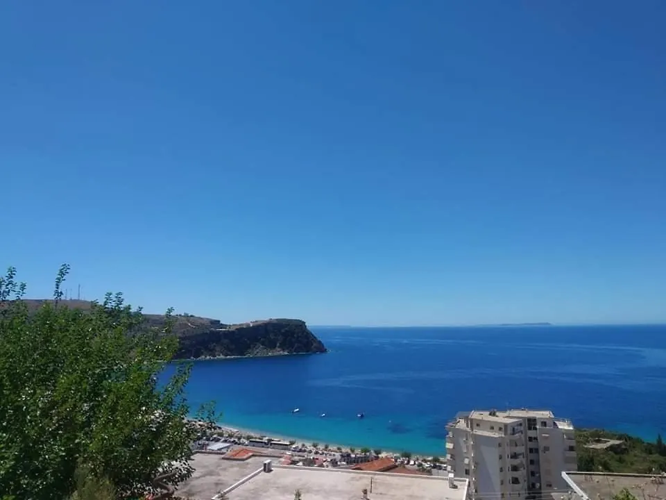 Duka Rooms Himarë Pensión