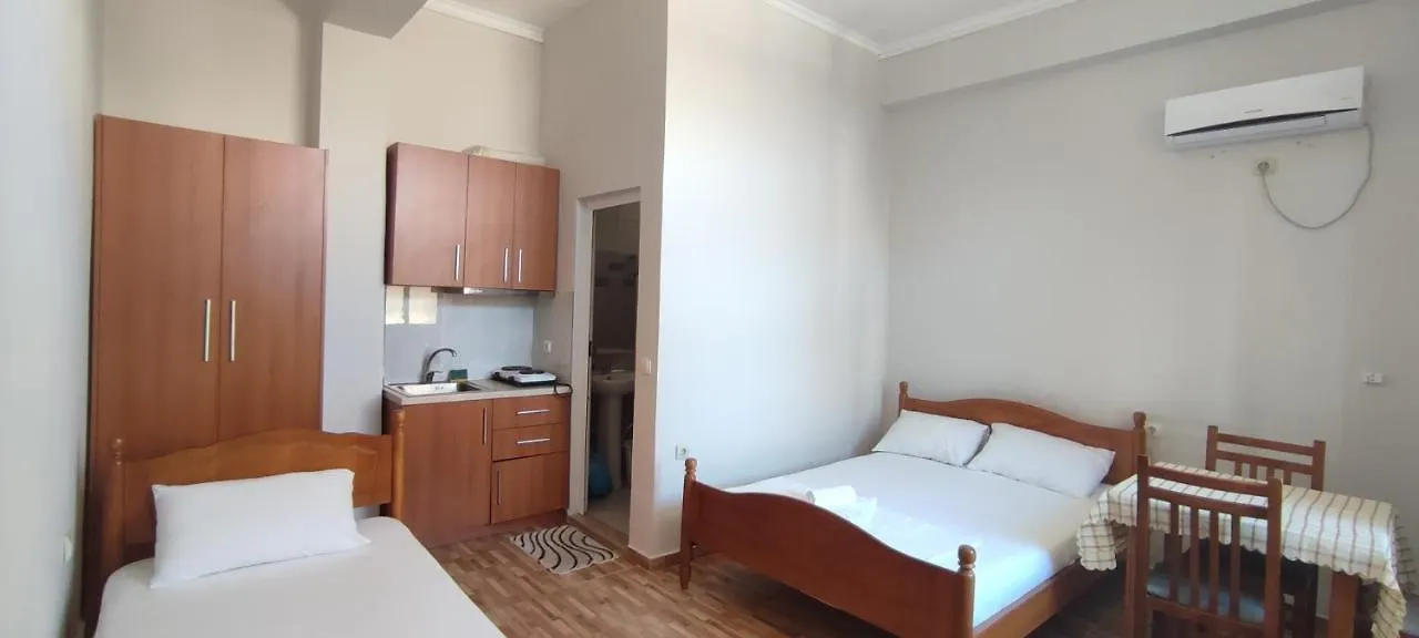 Duka Rooms Himarë Pensión