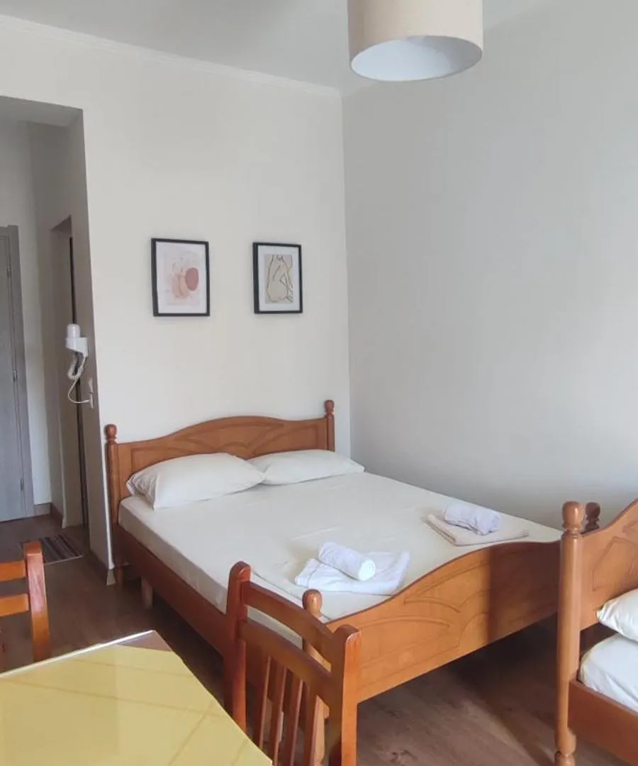 Duka Rooms Himarë 0*,  Albania
