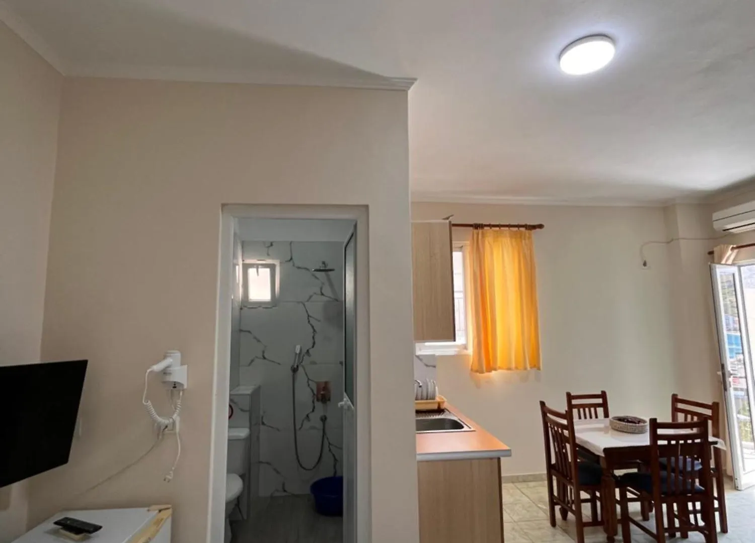 Pensión Duka Rooms Himarë